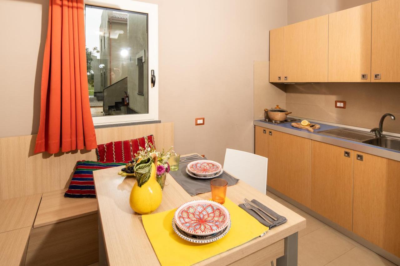 シラクーサ Le Residenze Archimedeアパートホテル エクステリア 写真